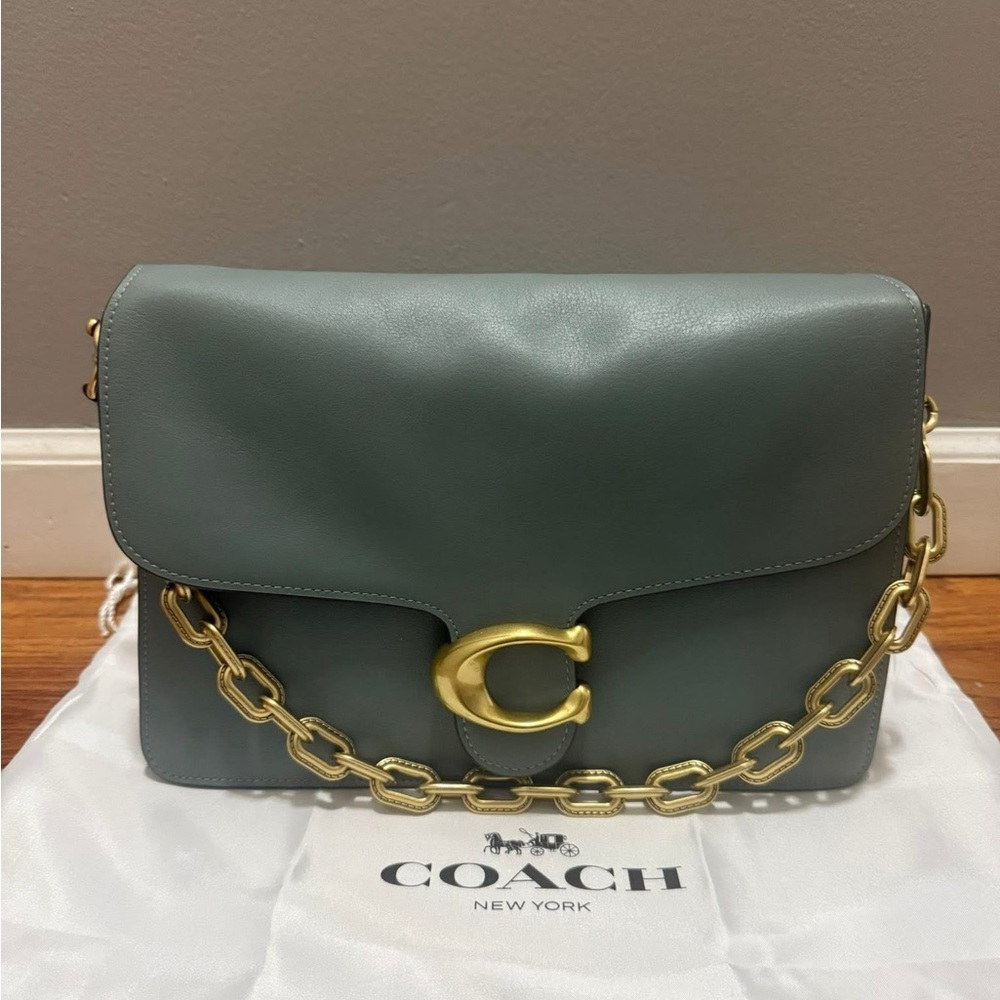 *Naomi V* Coach Chain Tabby 30